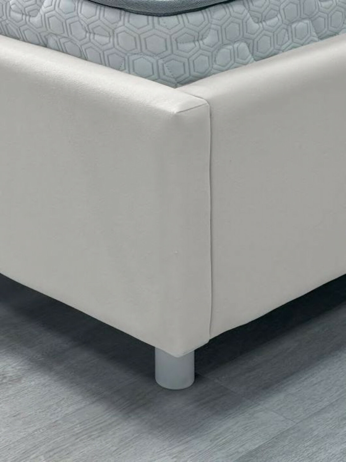 Tiffany 1 FEET Кровать